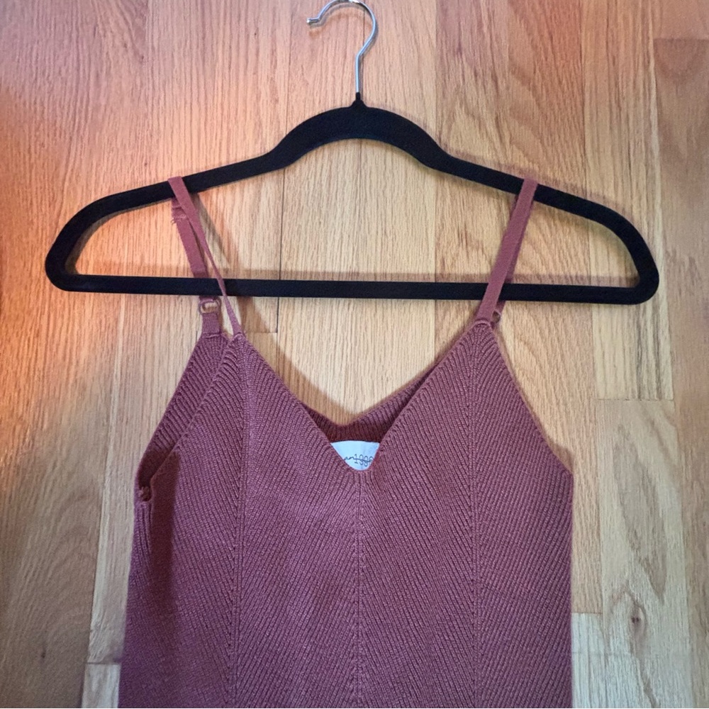 Freshman 1996 Ribbed V-Neck Knit Rust Bodycon Midi Dress